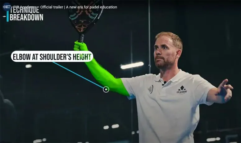 El camino hacia un entrenamiento de tenis de plato moderno, abierto y compartido.