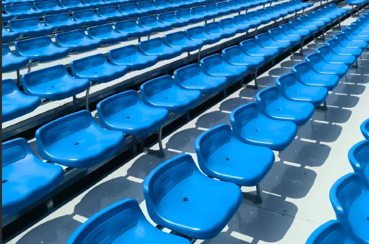 Asientos fijos al aire libre